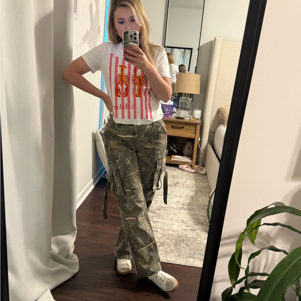 Flattering Fit Stylish Girl Woman’s Camouflage Cargo Pants - Picture 9 of 11